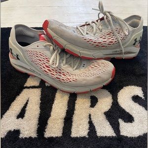 Under Armour Mens Sz 12 UA HOVR Sonic 3 Running Shoes Grey/Black/Red